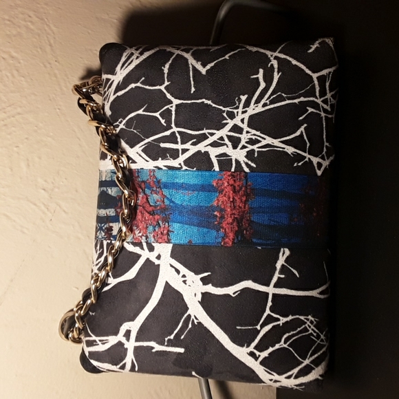 Ohmai Made in Italy Eco-Leather Reversible Clutch With Detachable Strap - Picture 5 of 5